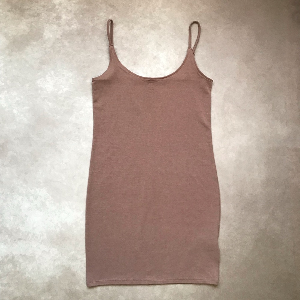 NWOT Banana Republic True Hues XS Petite Long Cami Slip Skin Tone Neutral Adjust